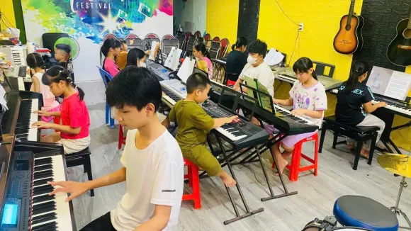 Dạy Đàn Piano Vĩnh Lộc: Khơi Dậy Đam Mê Âm Nhạc Của Bạn!