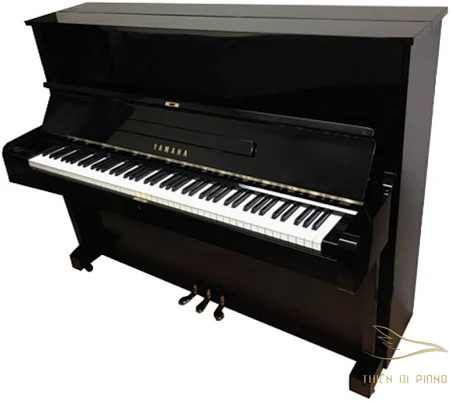 YAMAHA U1F
