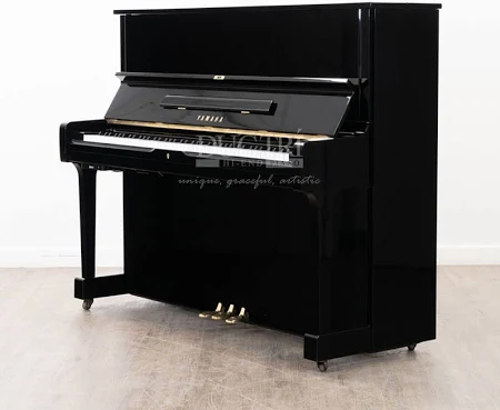 YAMAHA U1G